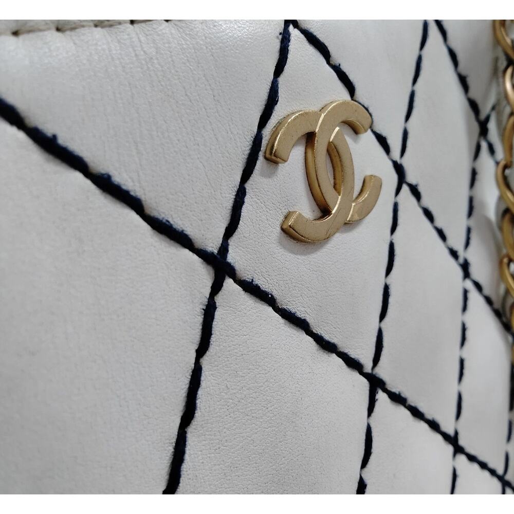 Chanel 1861 White & Navy Blue Diamond Stitch Shoulder Tote - Picture 12 of 16